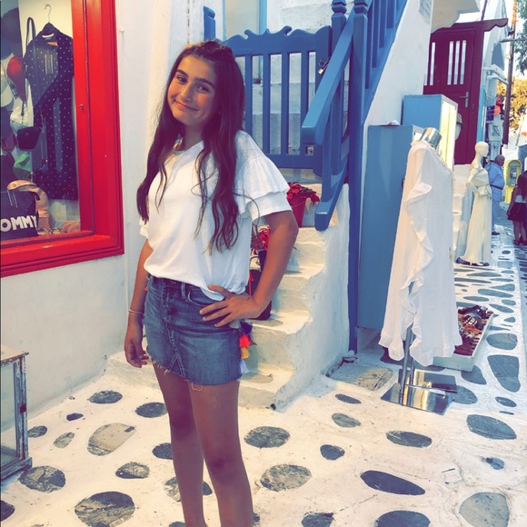 Meet your Posher, Ava - Picture 1 of 1